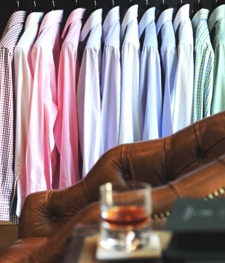 leather enjoy a glass of bourbon while you browse through fabrics.